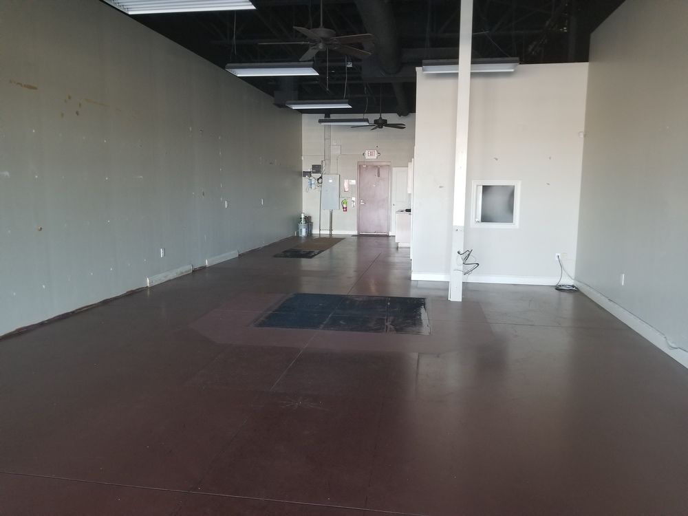The Landing At Cedar Bluff : 9253 Kingston Pike, Knoxville, TN 37922